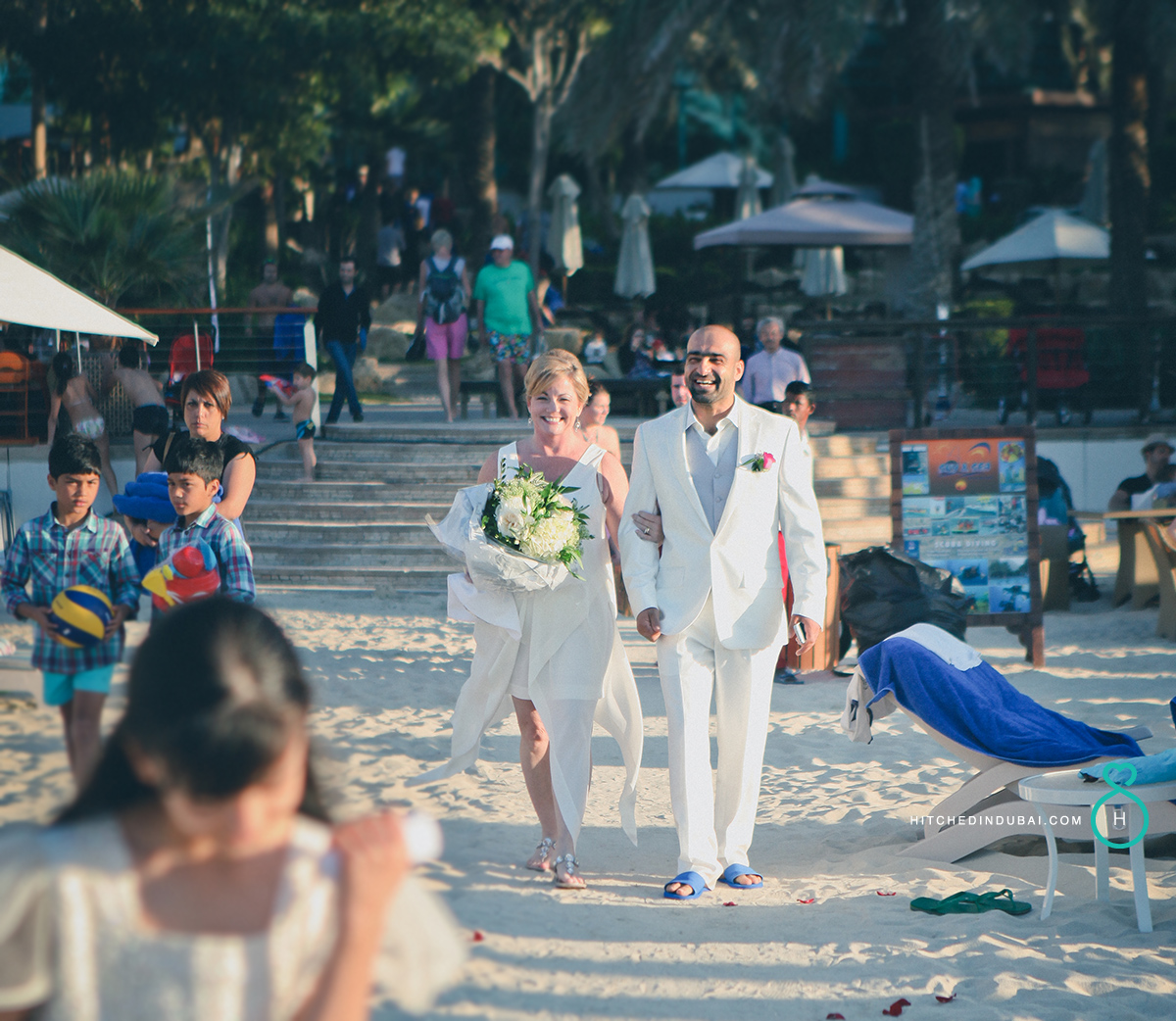 Prenup photographer on the beach